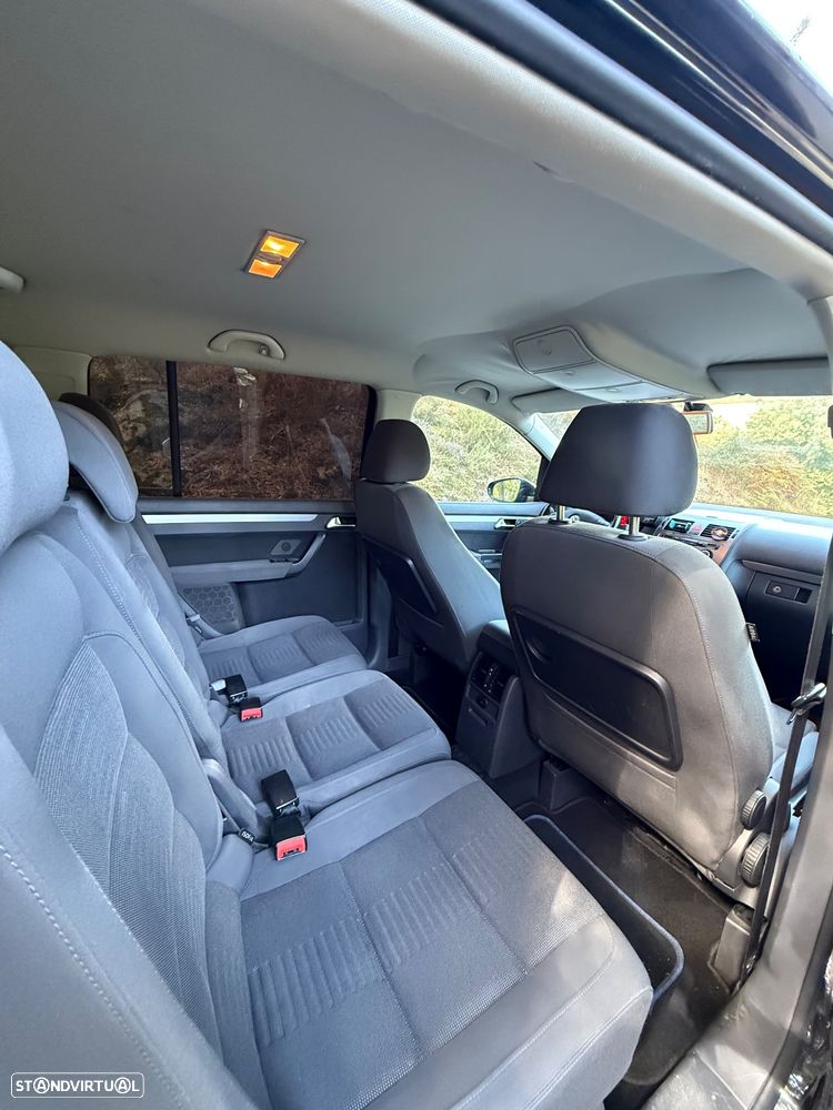 VW Touran 2.0 TDI DPF R-Line Edition - 8