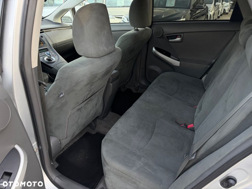 Toyota Prius (Hybrid) Executive - 21