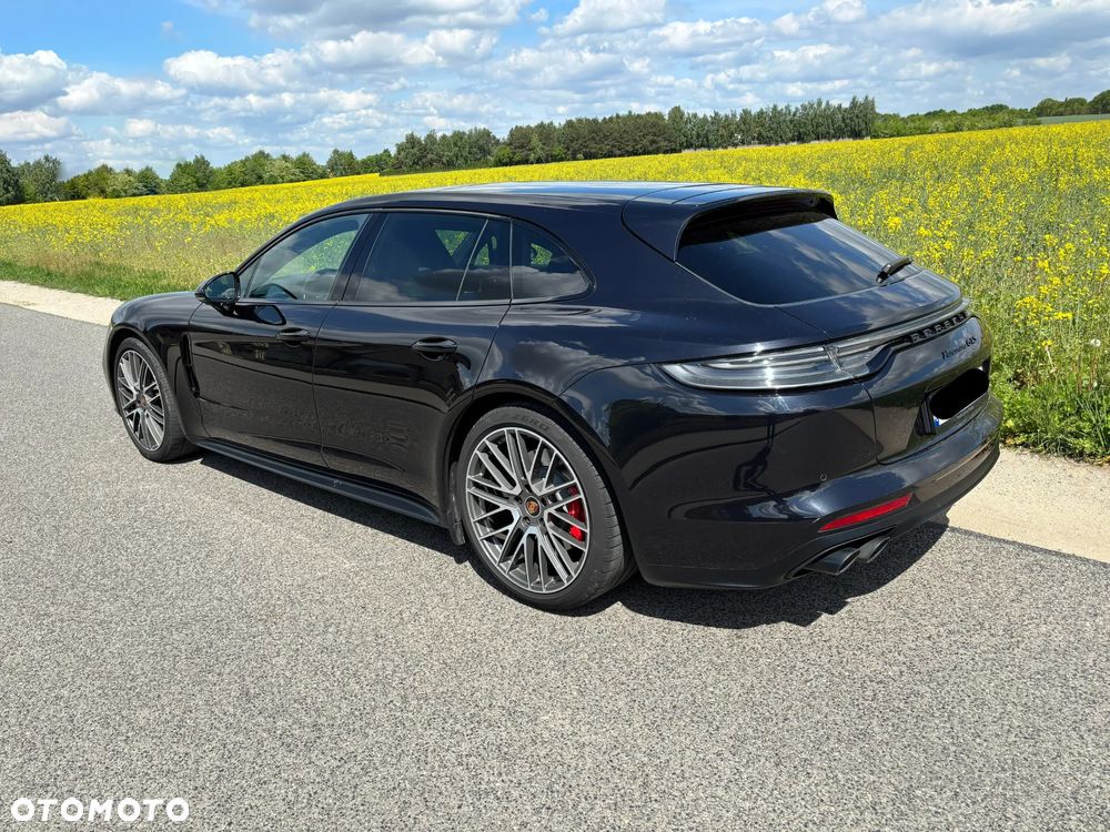 Porsche Panamera GTS - 4