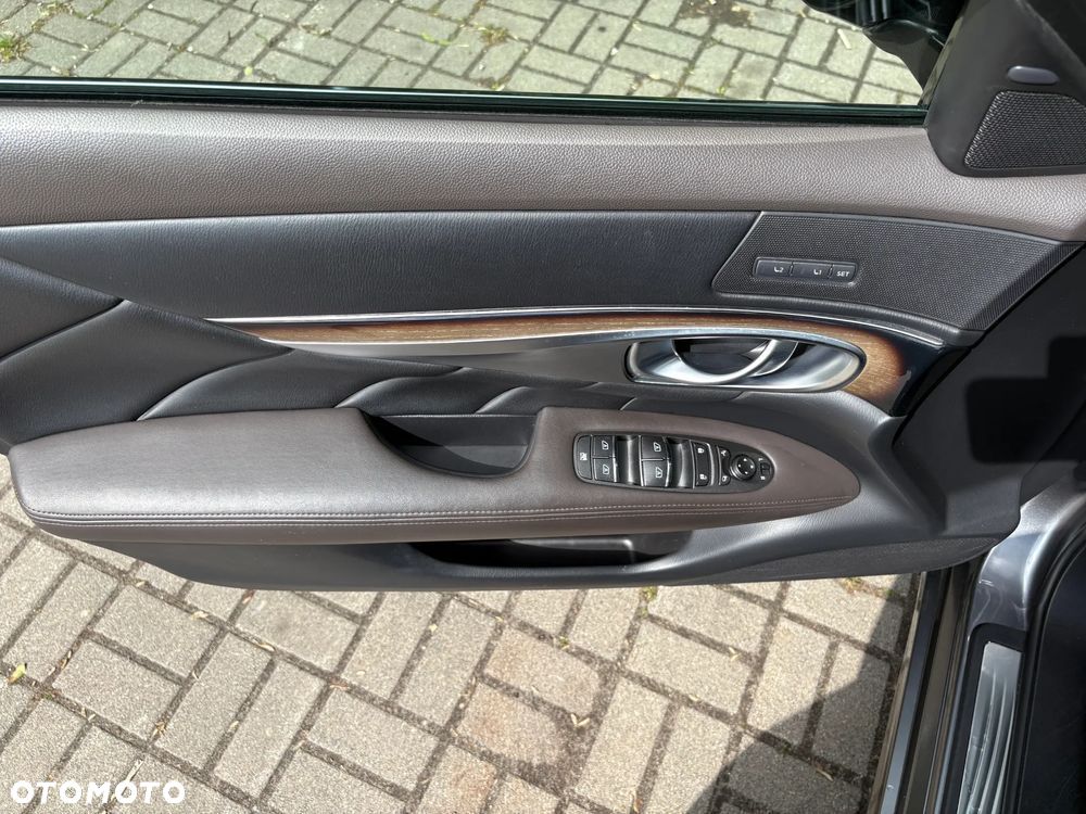 Infiniti Q70 Hybrid GT Premium - 26