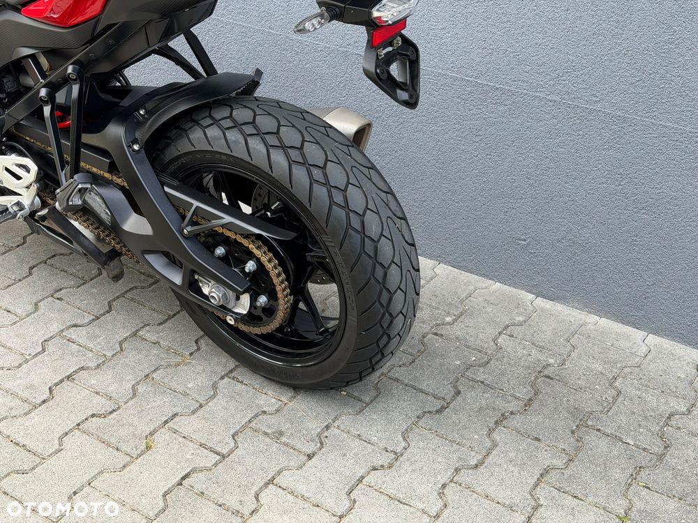 BMW XR - 28
