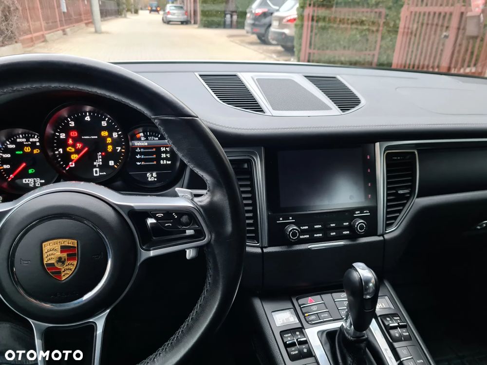Porsche Macan Standard - 17