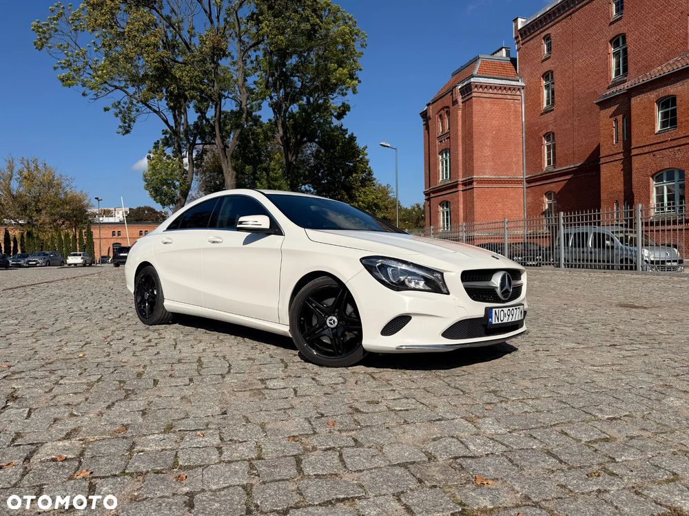 Mercedes-Benz CLA 250 7G-DCT Urban - 2
