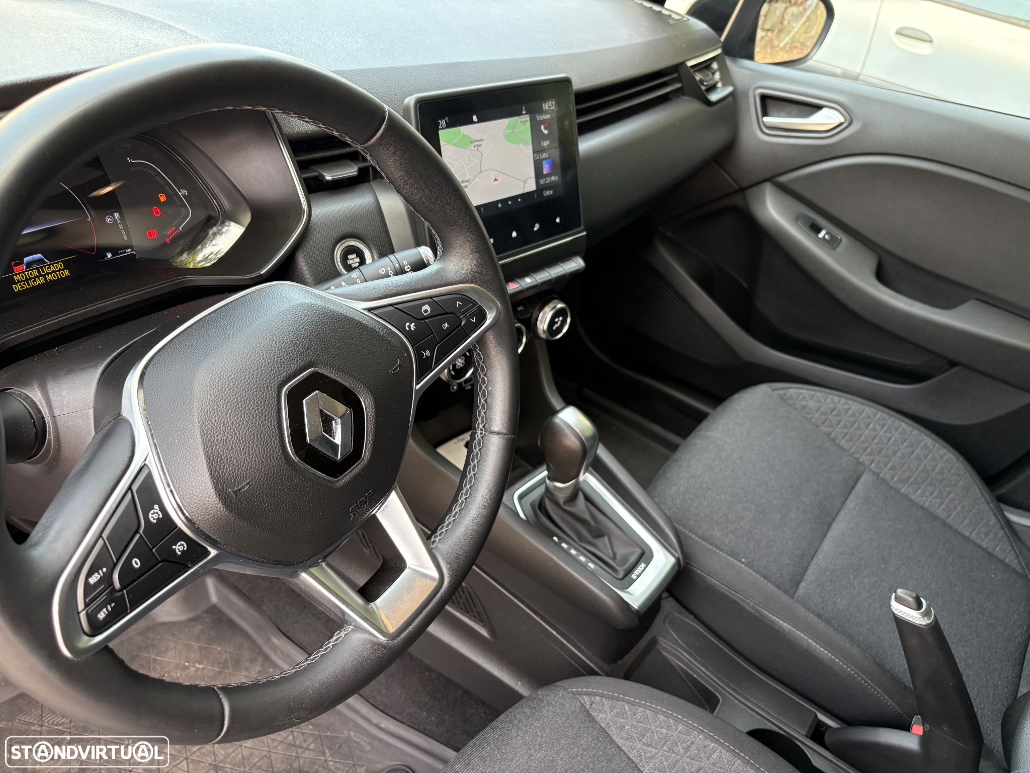 Renault Clio 1.6 E-Tech Exclusive - 5