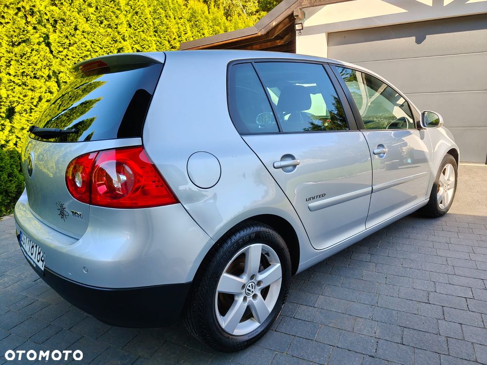 Volkswagen Golf 1.9 TDI DPF Trendline DSG - 7