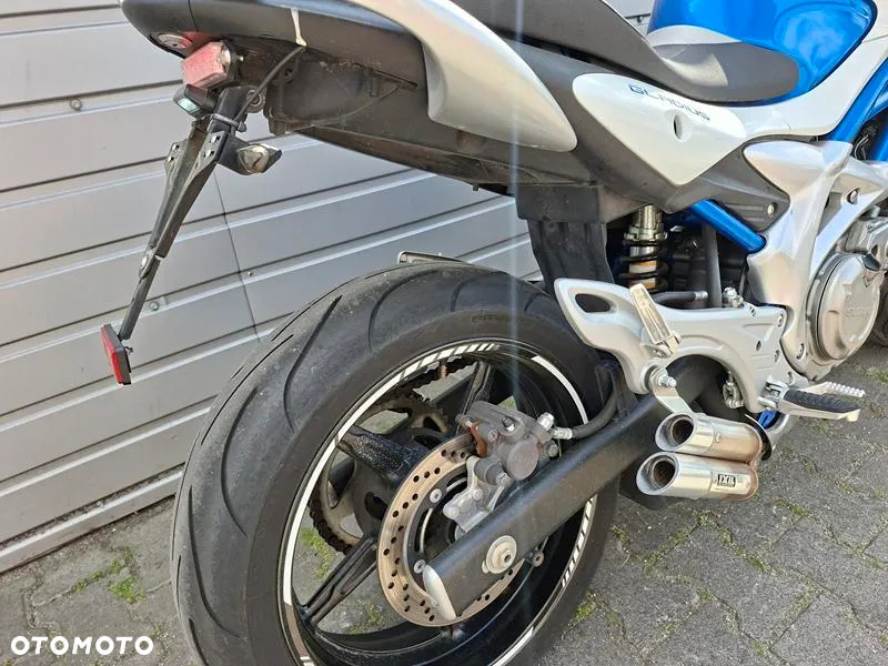 Suzuki Gladius - 10