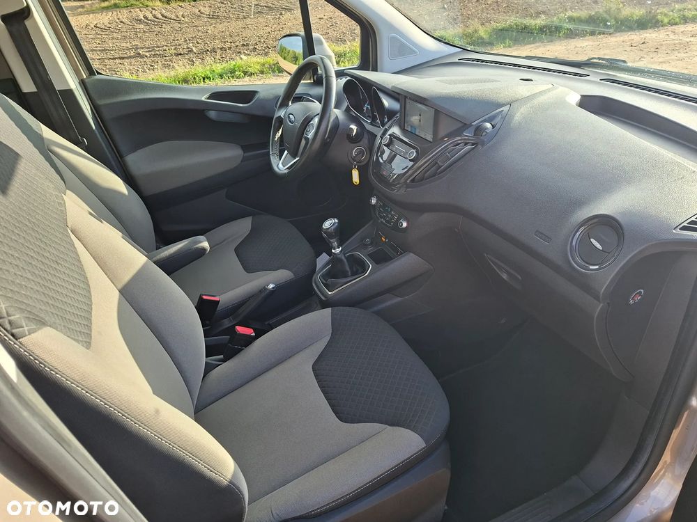 Ford Tourneo Courier 1.0 EcoBoost Titanium - 14
