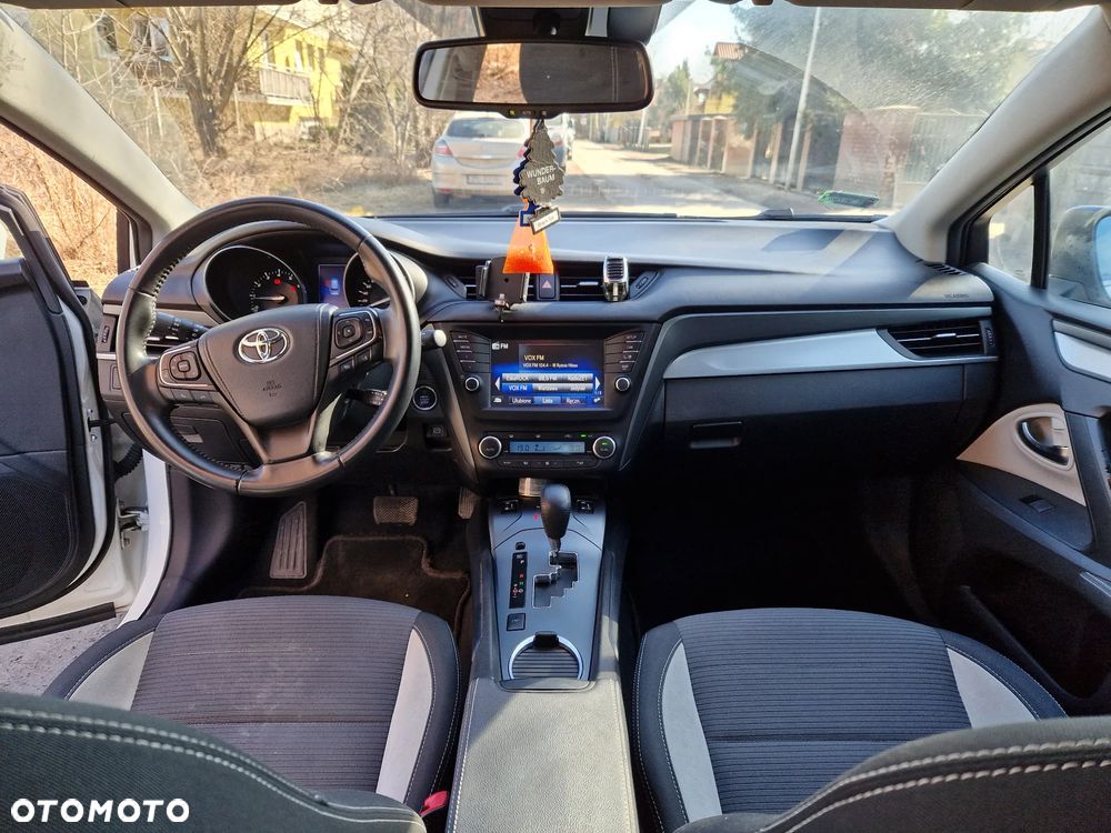 Toyota Avensis 1.8 Style MS - 20