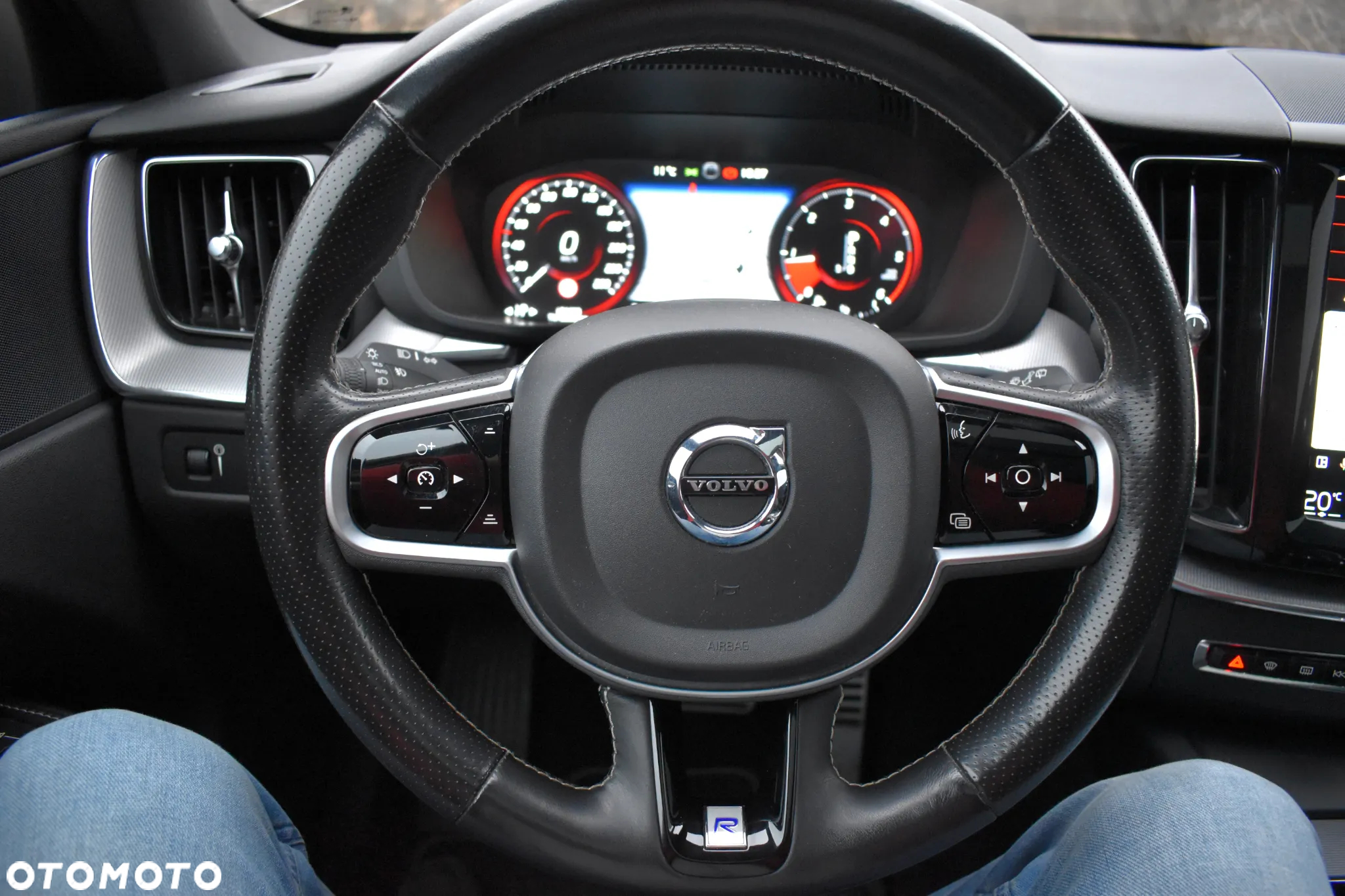 Volvo XC 60 D4 R-Design - 27