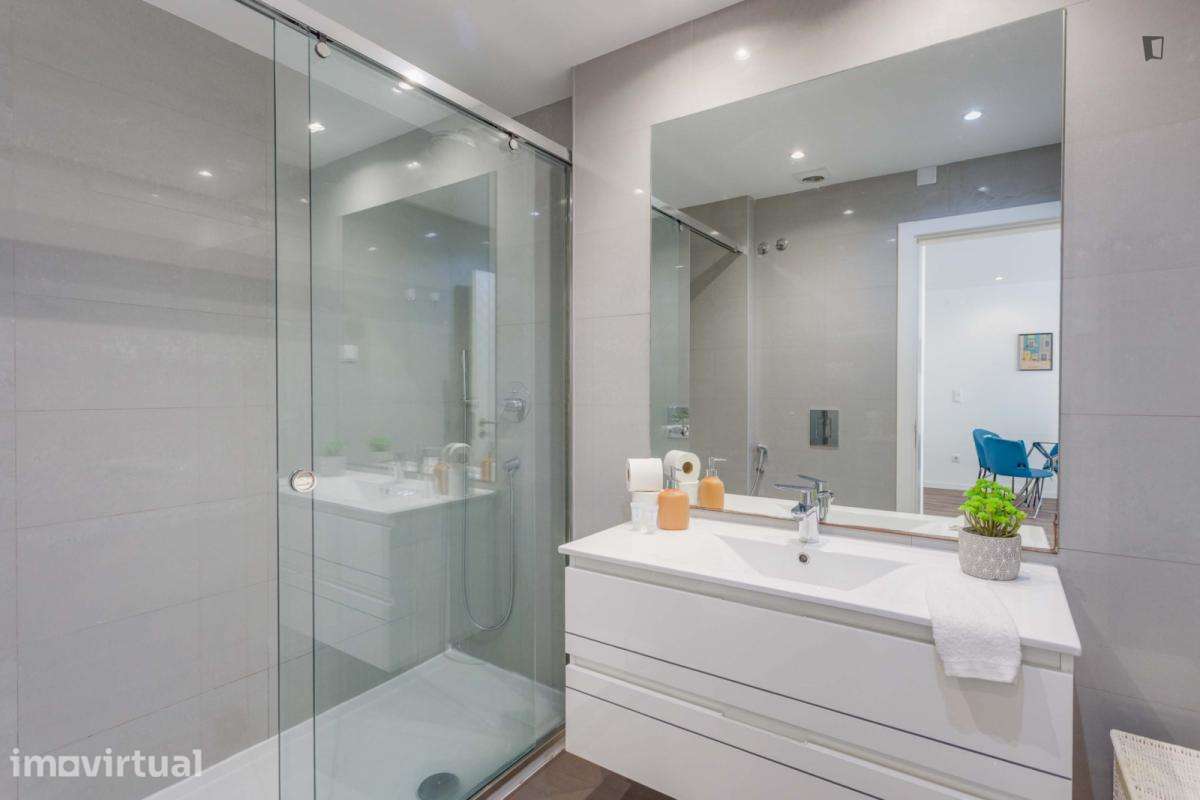 Apartamento com 1 quartos - localizado em Sete Rios Lisbon - Grande imagem: 2/25