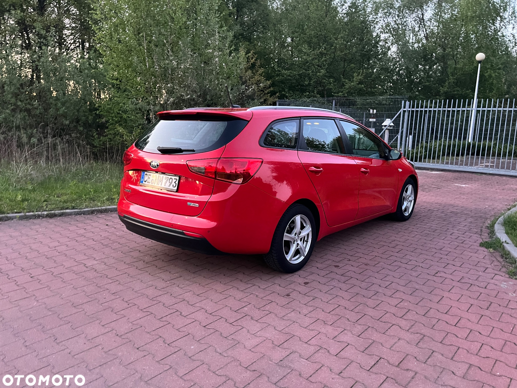 Kia Ceed 1.6 GDI SW Dream Team Edition - 6