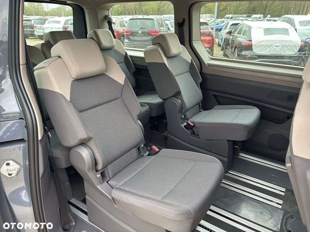 Volkswagen Multivan - 16