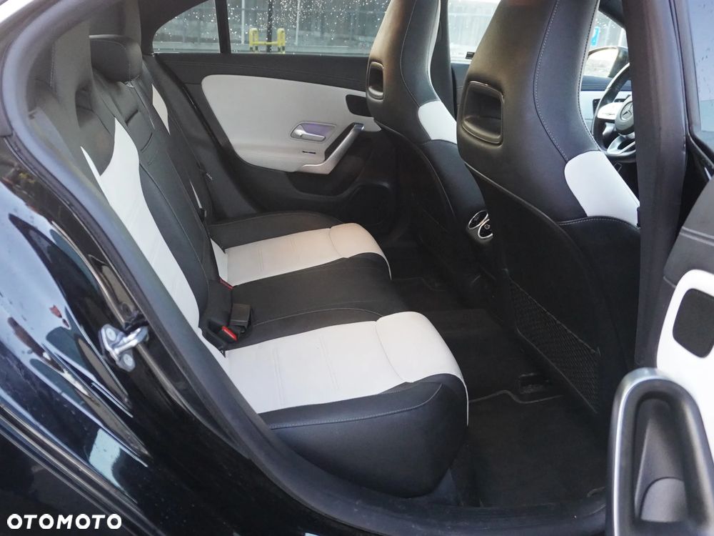 Mercedes-Benz CLA 200 AMG Line 7G-DCT - 27