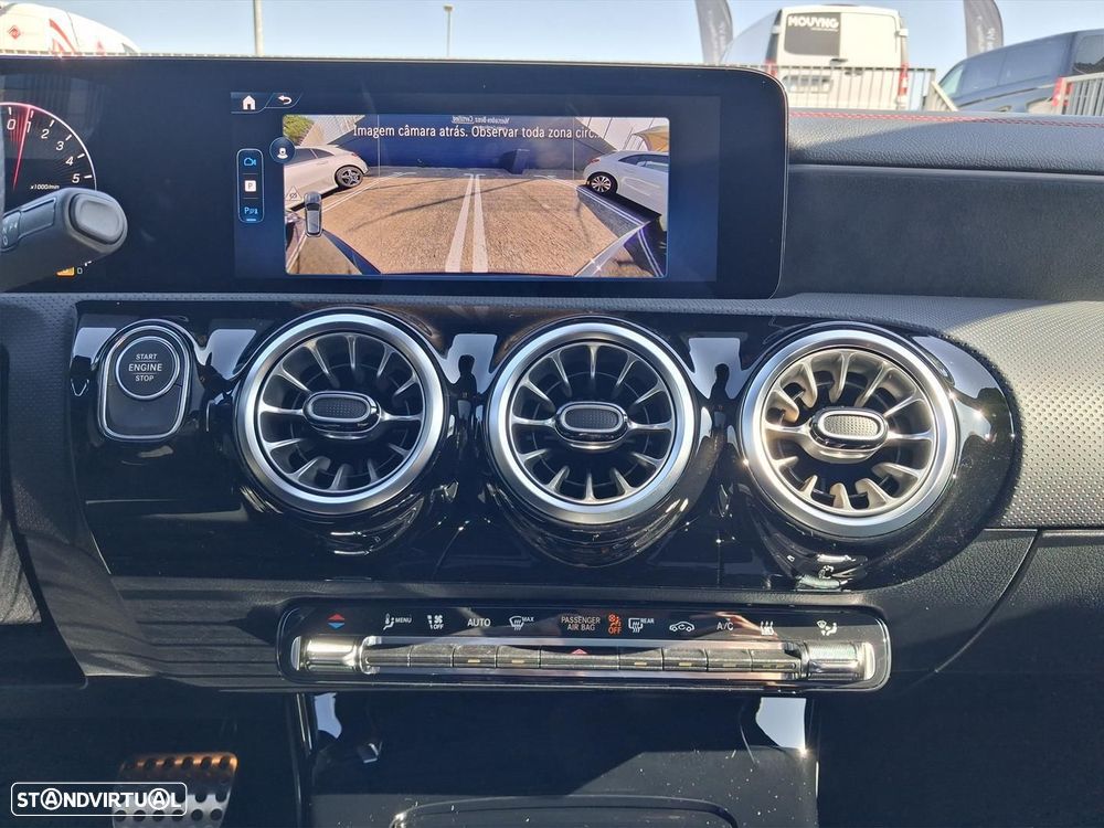 Mercedes-Benz CLA 250 e Shooting Brake AMG Line - 19