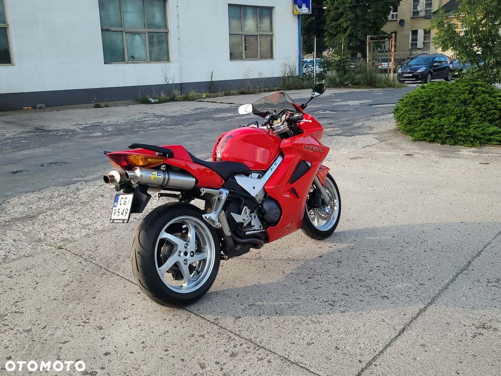 Honda VFR - 3