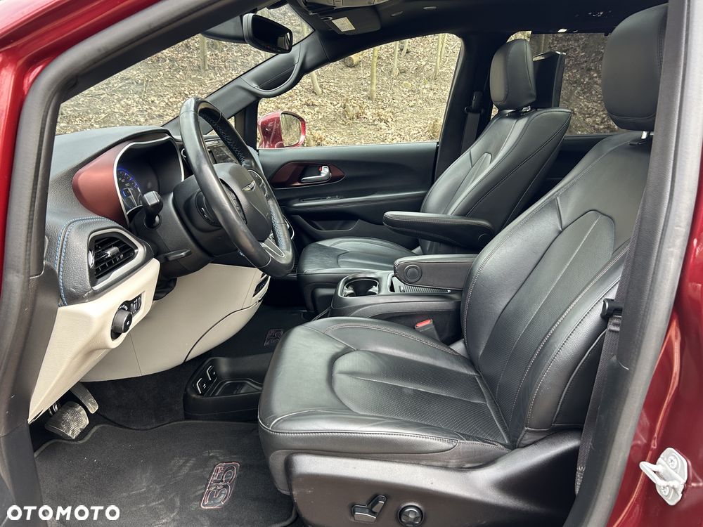 Chrysler Pacifica - 19