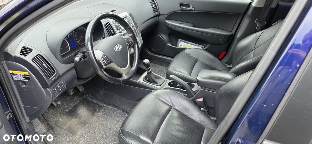 Hyundai i30 2.0 Premium - 11