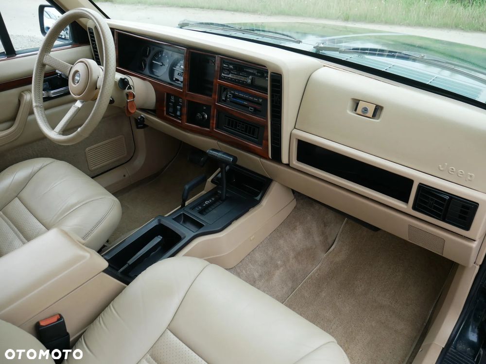 Jeep Cherokee 4.0 Limited - 21