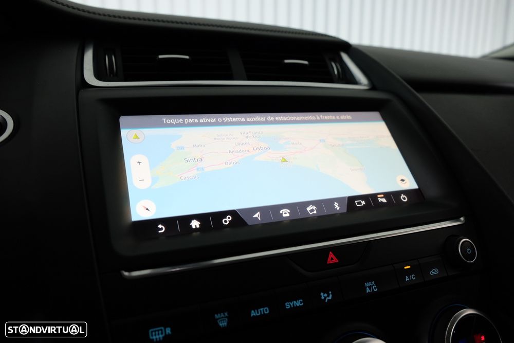 Jaguar E-Pace 2.0 i4D R-Dynamic S - 17