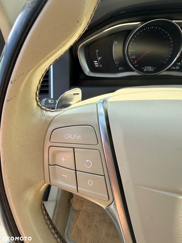Volvo XC 60 T6 AWD Momentum - 14