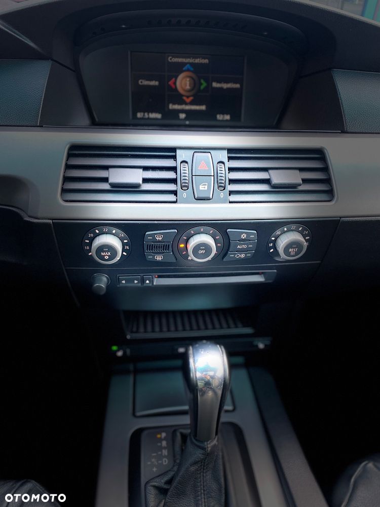 BMW Seria 5 525d - 10