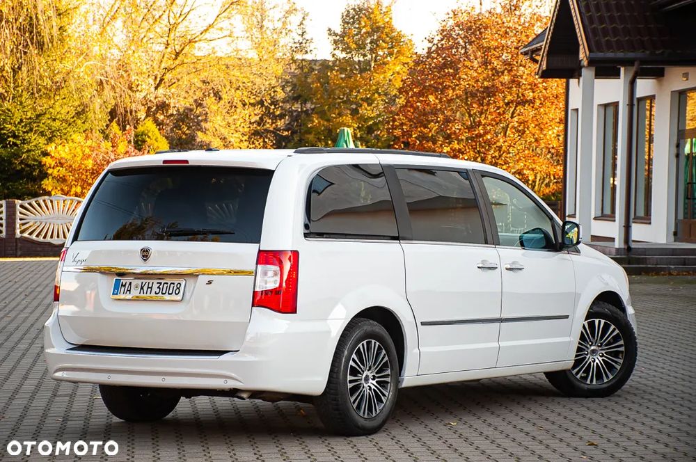 Lancia Voyager 2.8CRD S - 3