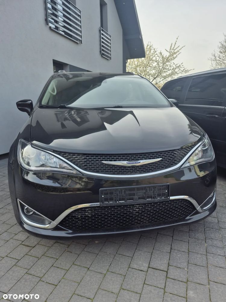 Chrysler Pacifica - 3