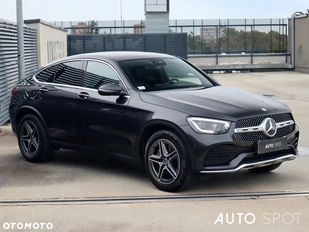 Mercedes-Benz GLC 200 4Matic 9G-TRONIC AMG Line - 9