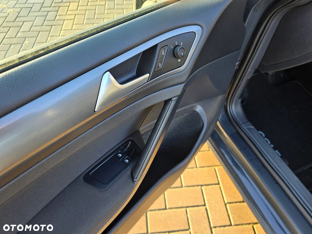 Volkswagen Golf - 21