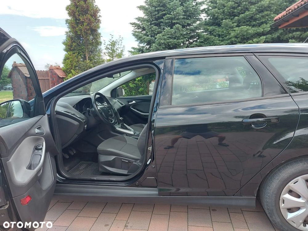Ford Focus 1.6 Trend - 25