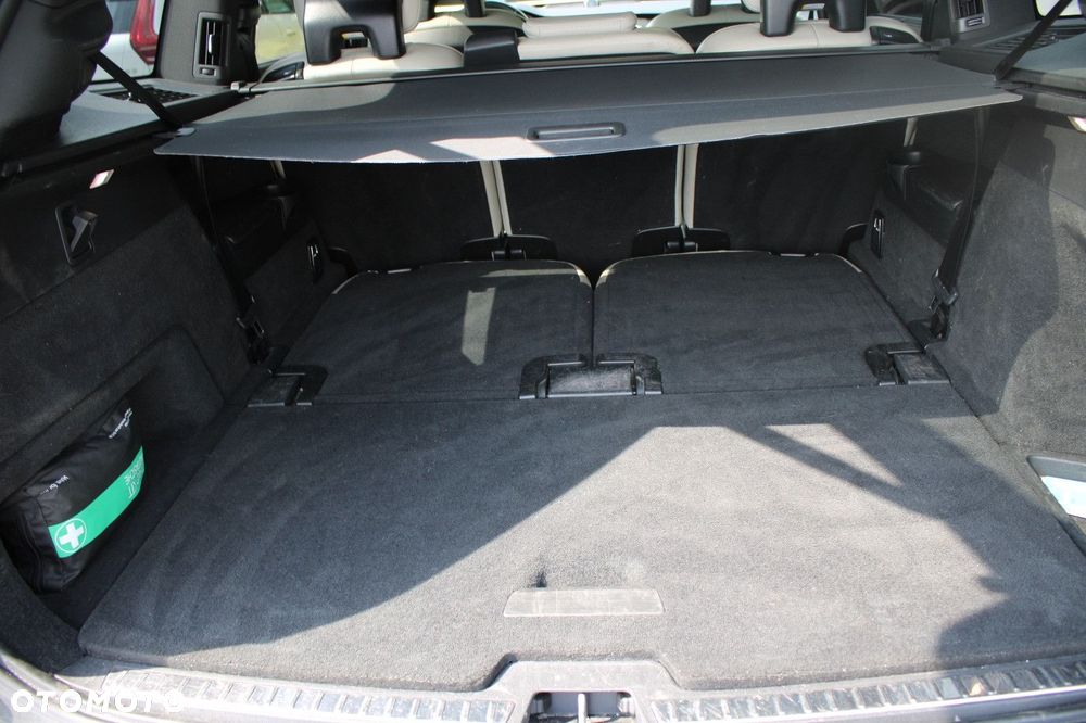 Volvo XC 90 - 21