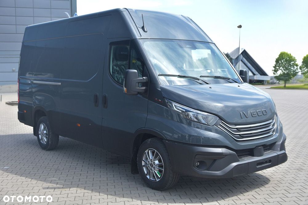 Iveco Daily Furgon 35S18HA8V 12m3 3.0 180KM - 3
