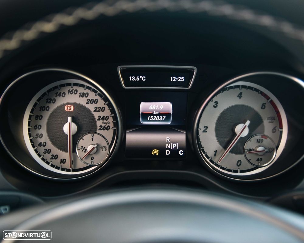 Mercedes-Benz GLA 220 d 7G-DCT Urban - 2