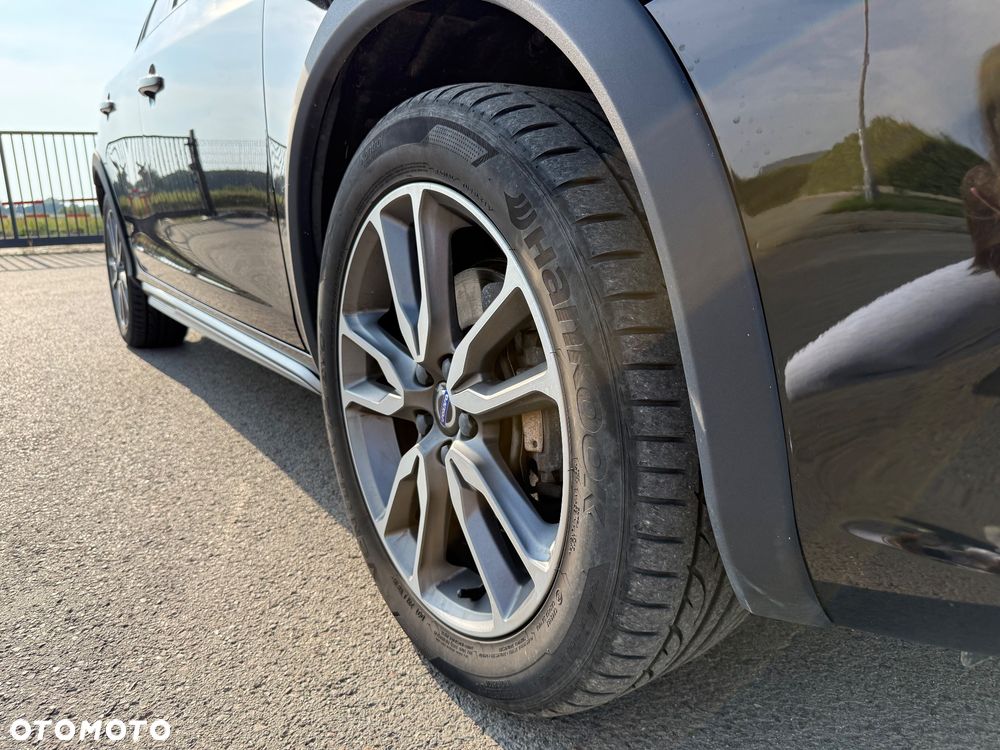Volvo V60 Cross Country - 12