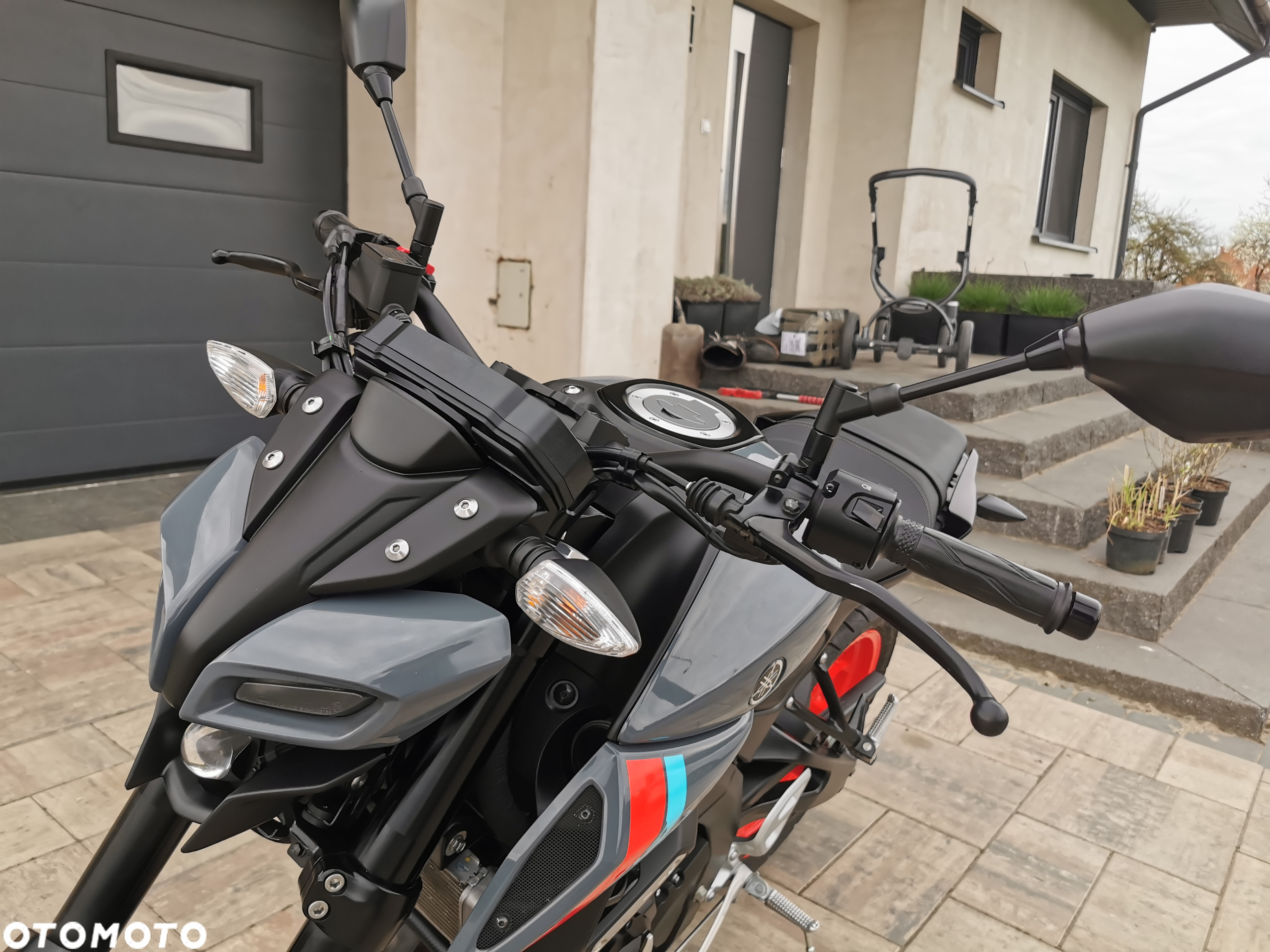 Yamaha MT - 12
