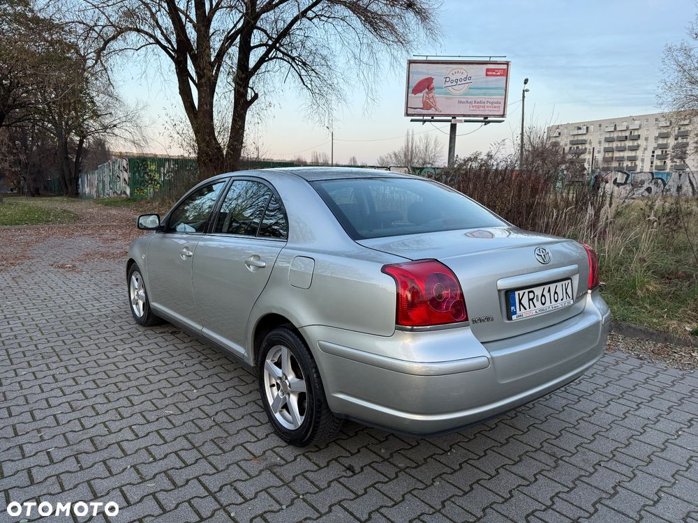 Toyota Avensis 1.8 VVT-i Luna - 22