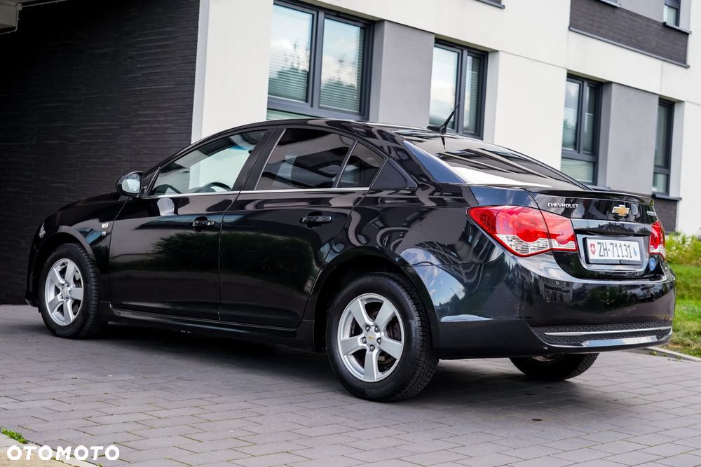 Chevrolet Cruze 1.8 LTZ+ - 17