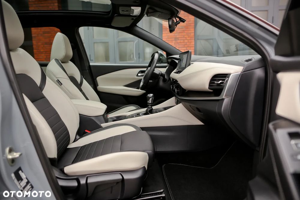 Nissan Qashqai 1.3 DIG-T Tekna+ - 28