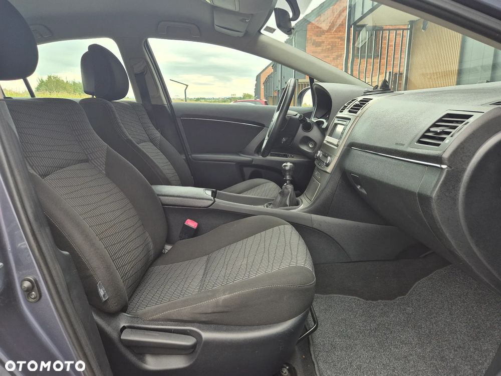 Toyota Avensis 1.8 Premium EU5 - 8