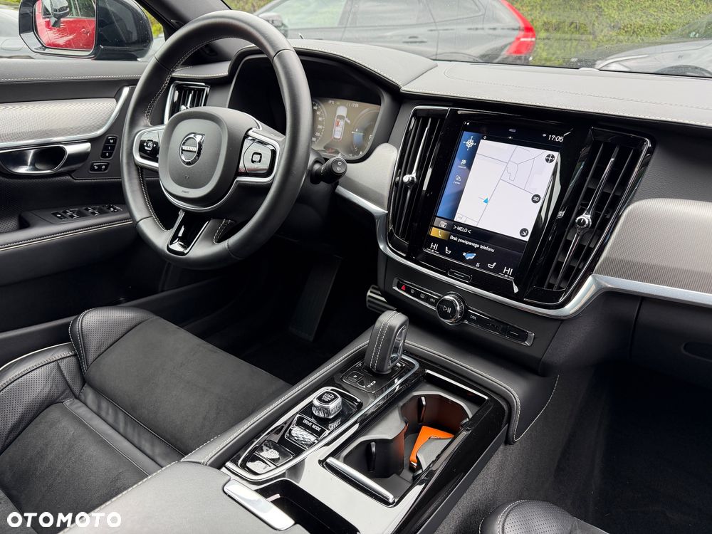 Volvo V90 T8 AWD Plug-In Hybrid R-Design - 9