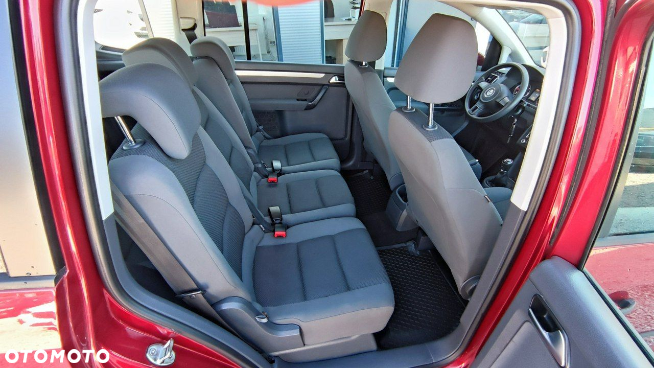 Volkswagen Touran - 29