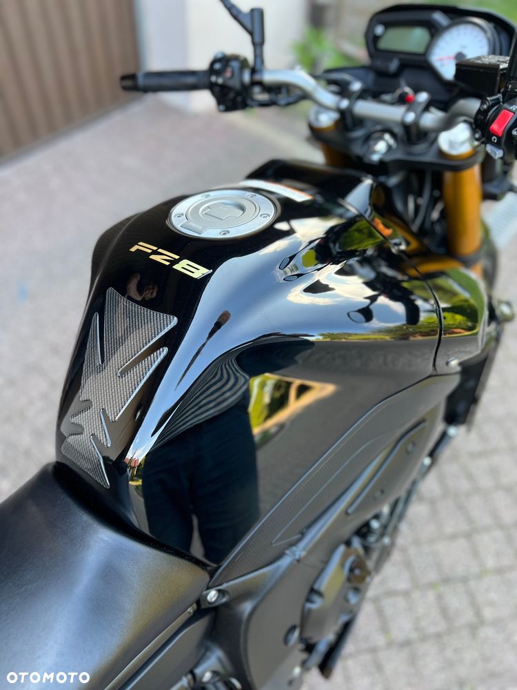 Yamaha FZ8 - 12