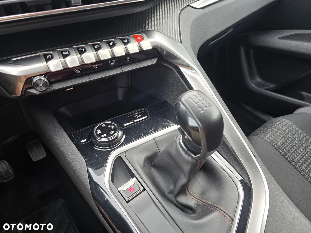 Peugeot 3008 BlueHDi 120 Stop & Start Allure - 17