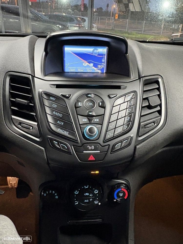 Ford Fiesta 1.5 TDCi Titanium - 13