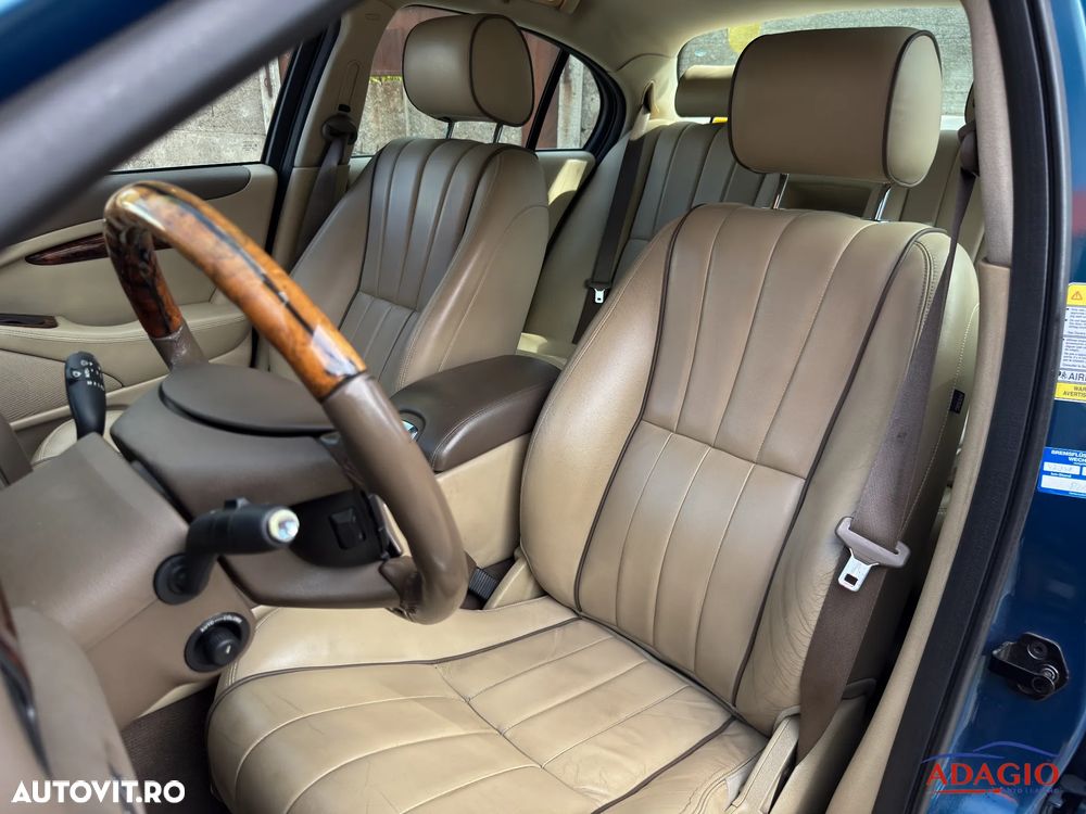 Jaguar S-Type 2.7 D Luxury Aut - 30