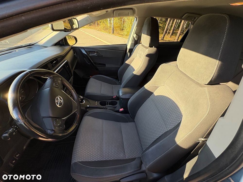 Toyota Auris Hybrid 135 Prestige - 9