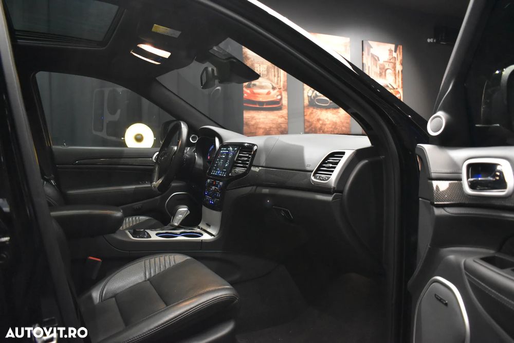 Jeep Grand Cherokee - 19