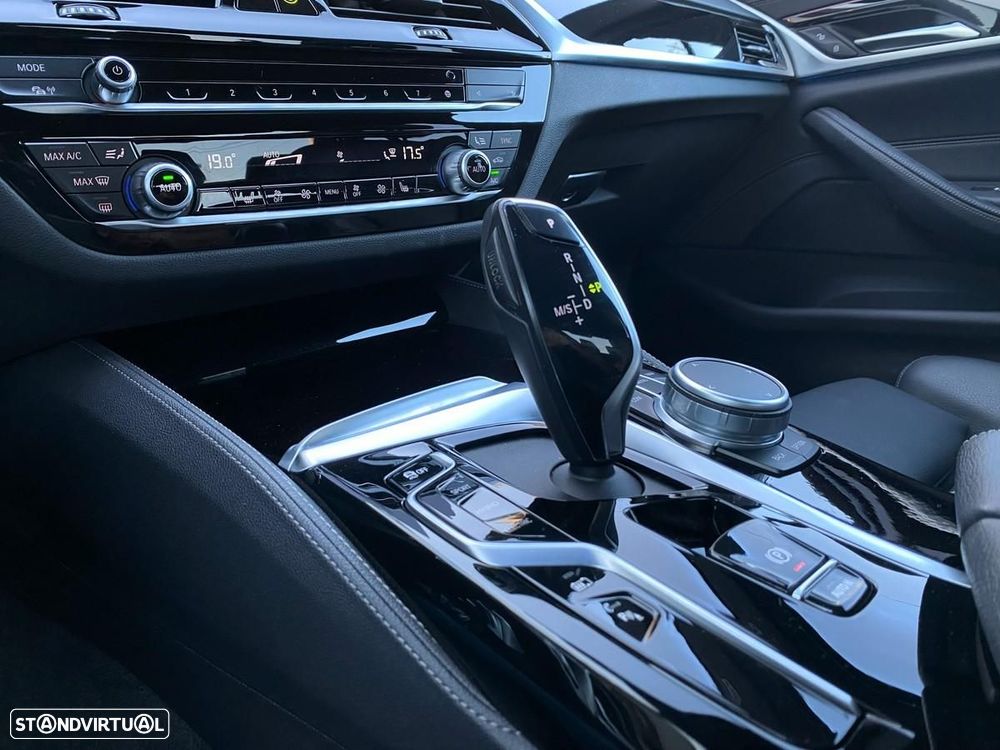 BMW 530 e Line Luxury - 24