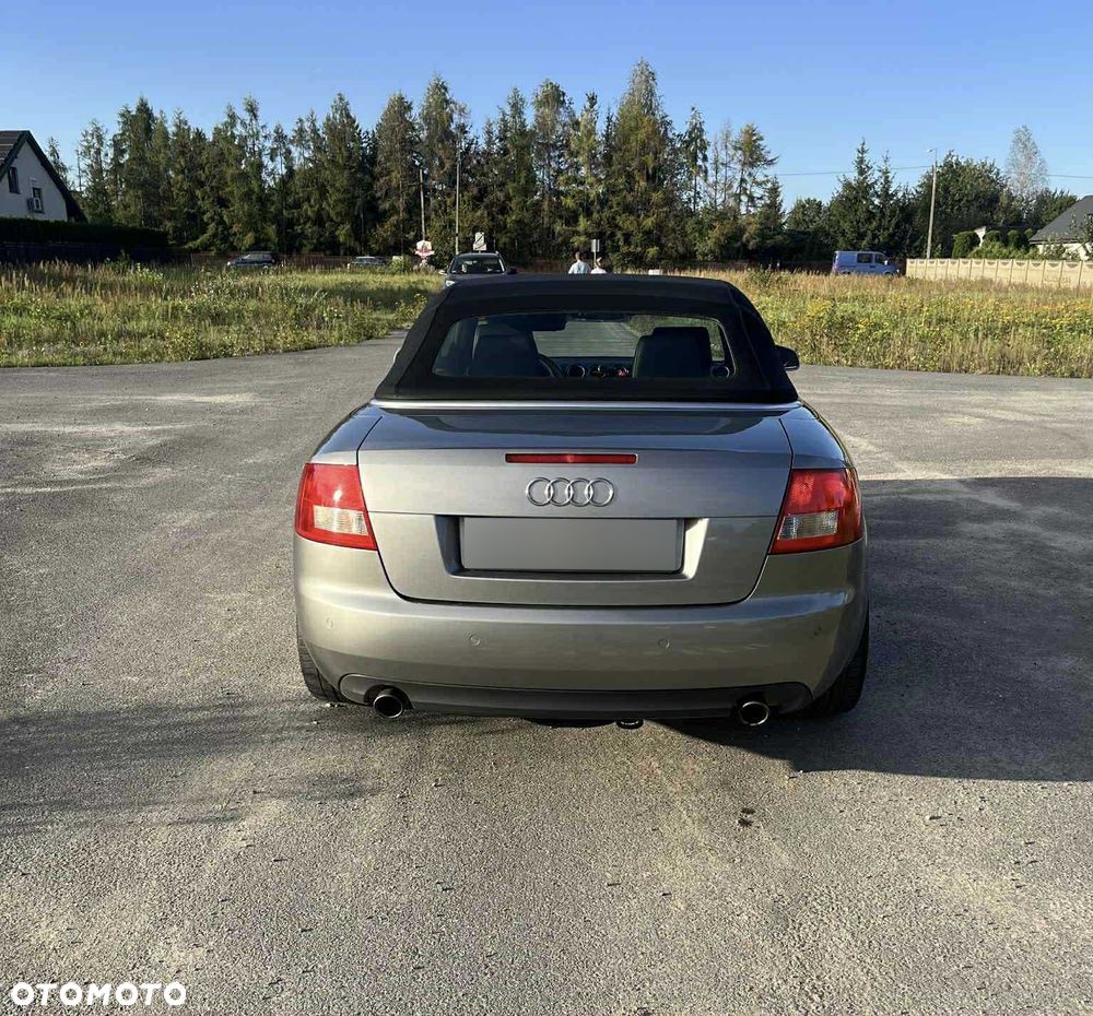 Audi A4 2.4 - 10