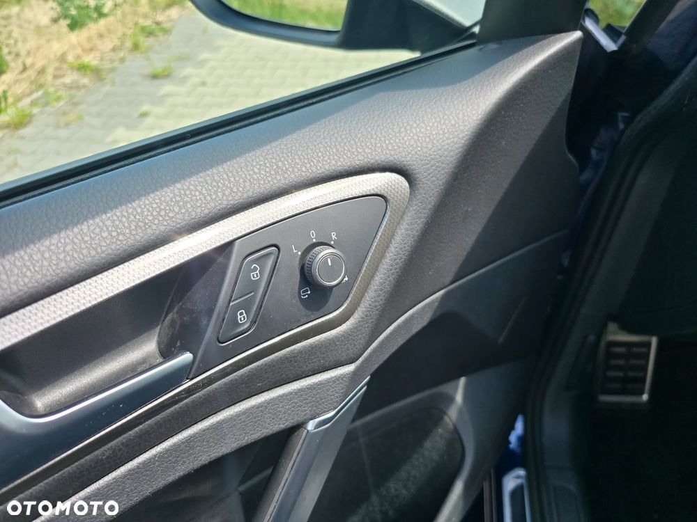 Volkswagen Golf 2.0 TDI SCR DSG IQ.DRIVE - 12